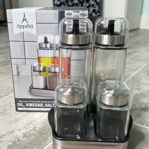 *NEW* Appetit Oil & Vinegar Salt and Pepper in a tray